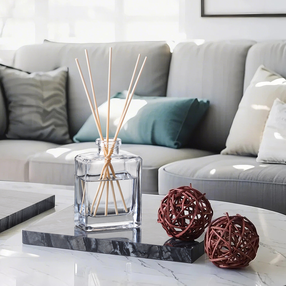 Nowoczesna, prosta, kwadratowa – Home Fragrance Japan recenzja i cena