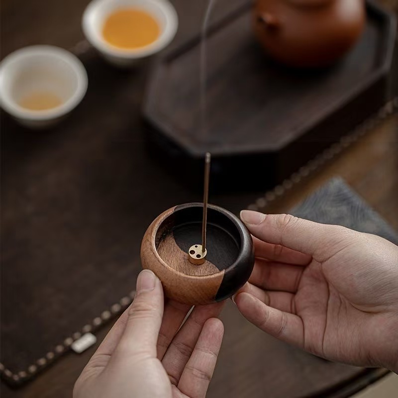 Taca na kadzidła z litego drew – Shop Home Fragrance recenzja i cena